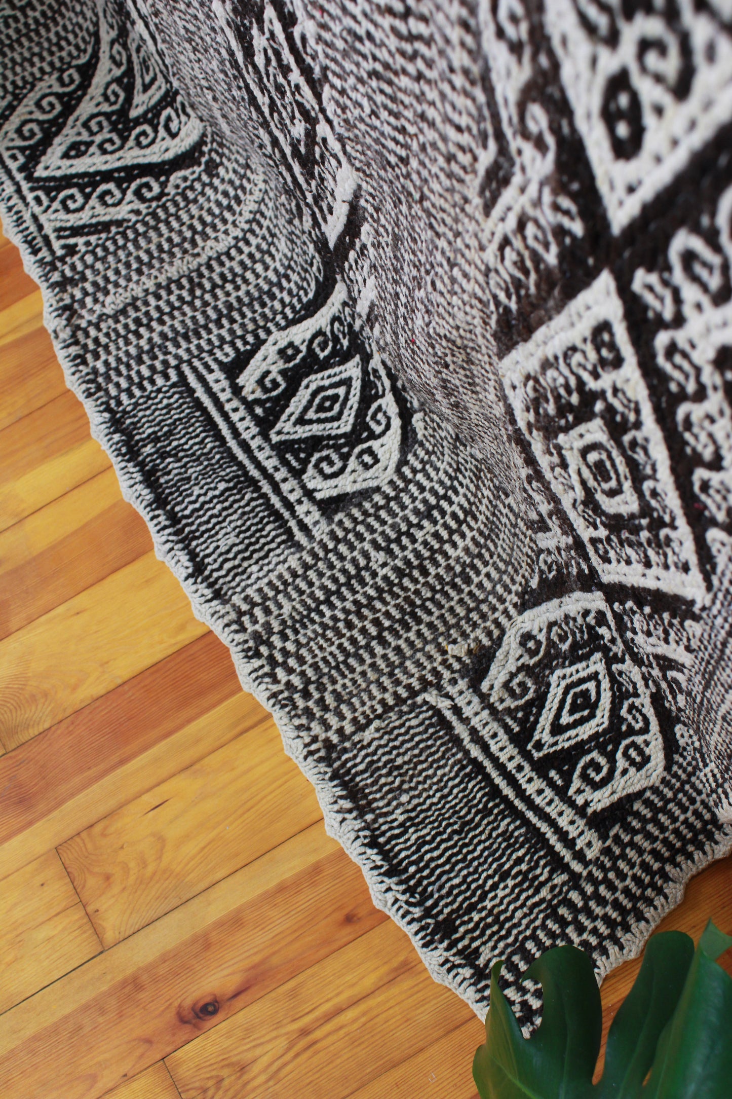 Vintage Frazada rug 152x153
