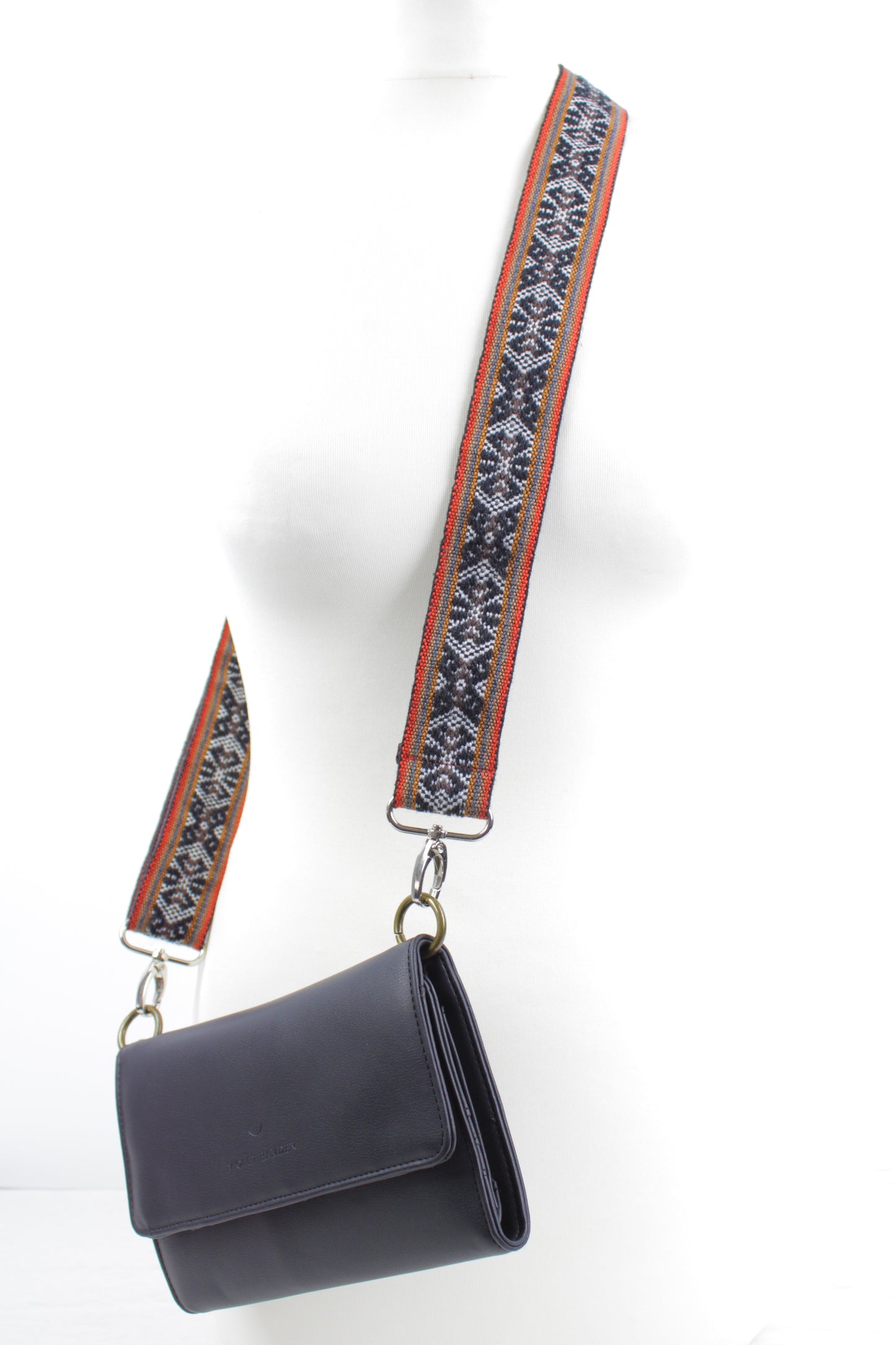 Schwarzer Kameraband von Glueck & Fund, strapazierfähiges Accessoire, mit gepolstertem Design für sicheren Halt.