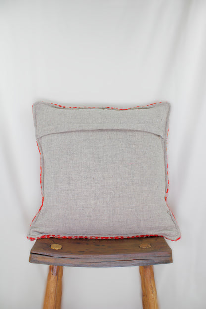 Blaues Frazadakissen 45x45 aus Peru von Glueck & Fund mit traditionellem Muster, weiche Textur, dekoratives Kissen für Sofa oder Bett
