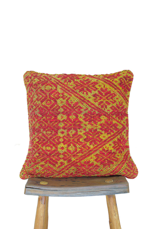 Peru Frazadakissen 45x45 cm von Glueck & Fund mit Eiskristall-Muster, weiche und dekorative Kissen für das Sofa.