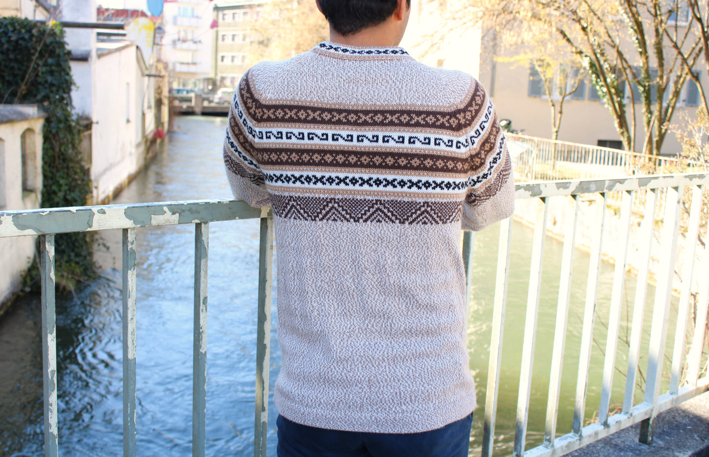 Herren- und Damen-Alpaka-Pullover von Glueck & Fund in S, M, L, weicher Stoff, bequemes Unisex-Design, klassischer Schnitt.