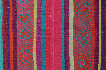 Großer Glueck & Fund Teppich mit geometrischen Figuren, 177x138 cm, weiche Frazada-Teppich für Wohnzimmer.