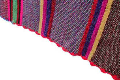 Großer handgewebter Vintage-Frazada-Teppich aus Peru, 172x148 cm, mit bunten Mustern von Glueck & Fund