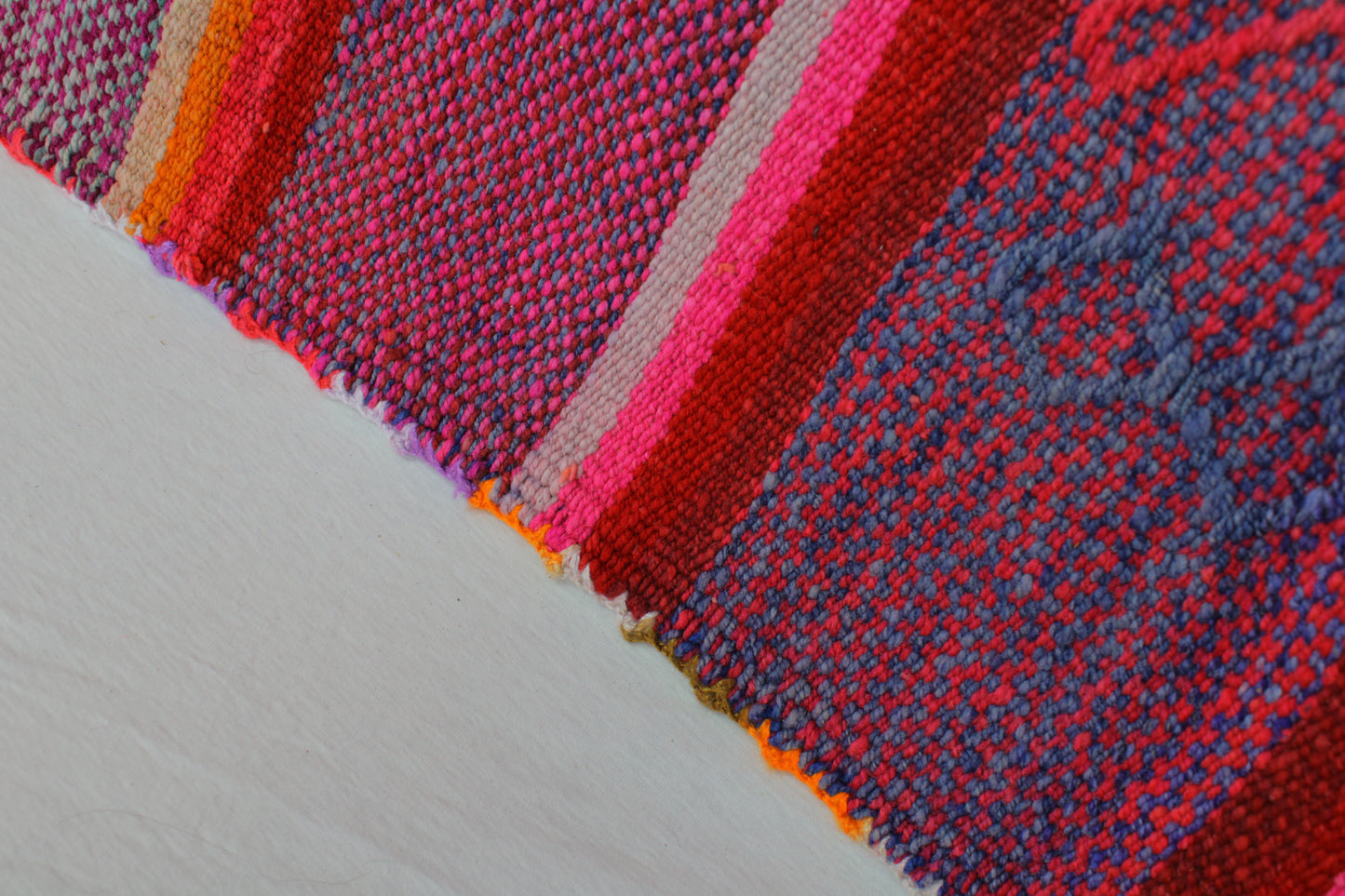 Handgewebter kleiner Teppich 169 x 165 cm von Glueck & Fund aus Peru, dekorativer Teppich für das Wohnzimmer
