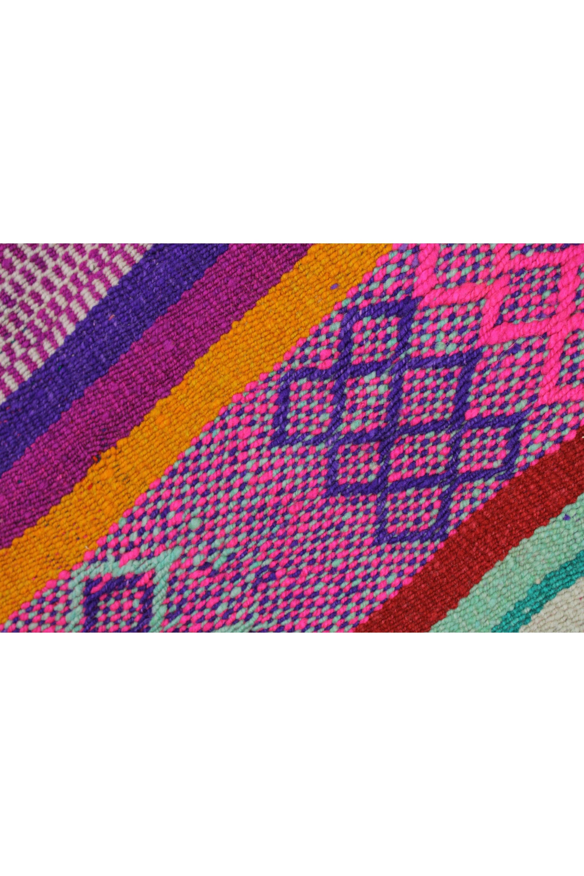 Kleiner handgewebter Vintage-Teppich aus Peru, 146 x 150 cm, mit traditionellem Muster, von Glueck & Fund.