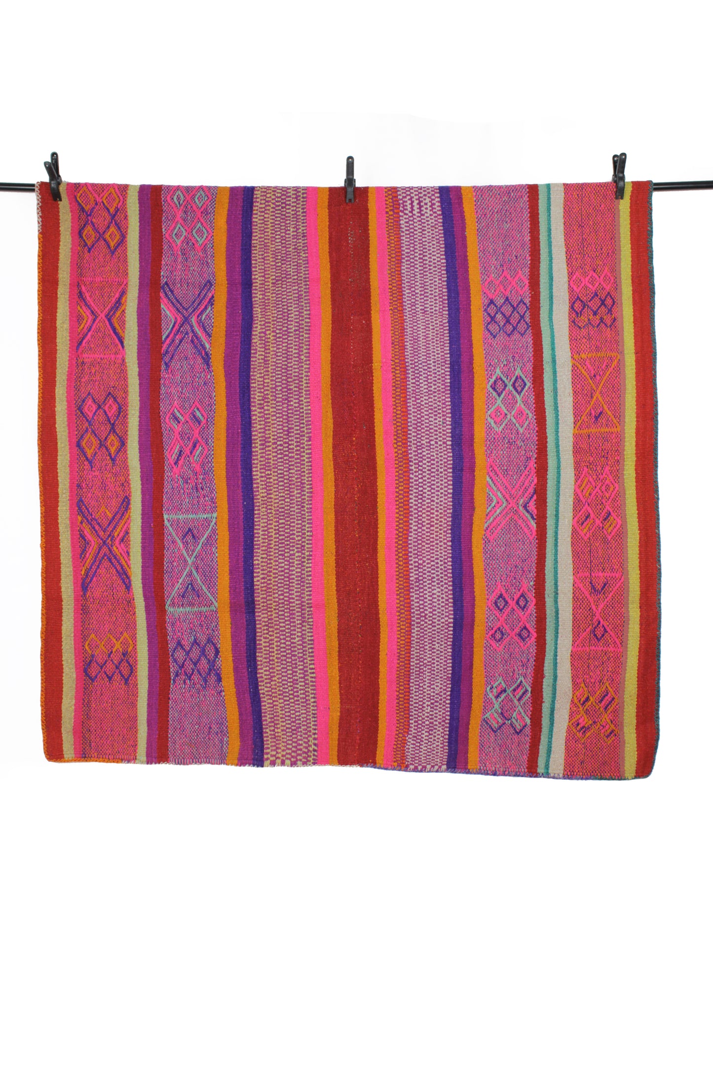 Kleiner handgewebter Vintage-Frazada-Teppich aus Peru, 146 x 150 cm, mit buntem Muster von Glueck & Fund