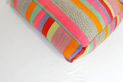 Bodenkissen von Glueck und Fund, 60x60x20 cm, weiches Sitzkissen aus Peru mit buntem Muster auf weichem Stoff