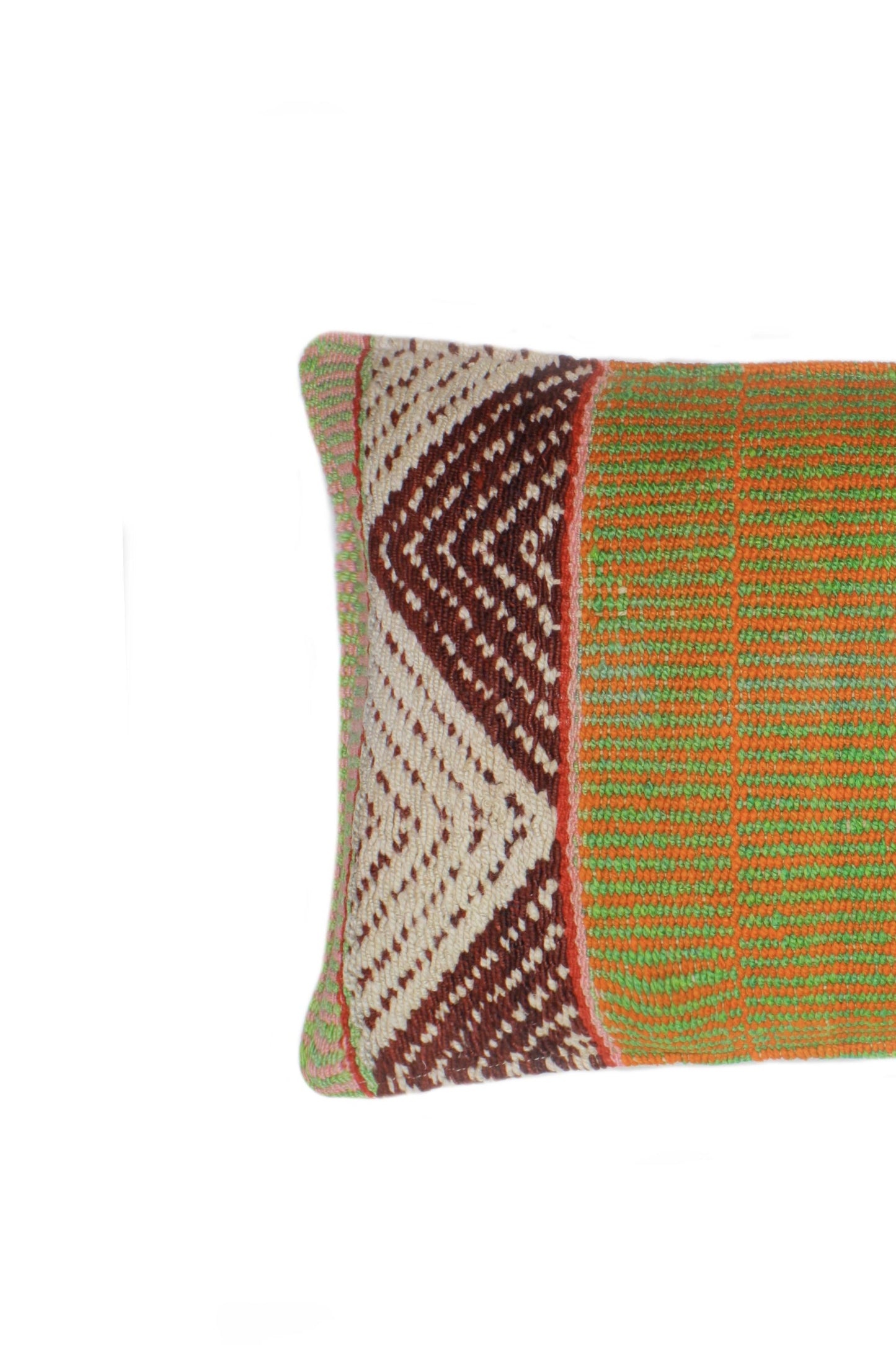 Dekoratives Frazadakissen 30x50 cm im Boho-Stil von Glueck und Fund, mit bunten Mustern und robuster Textur.