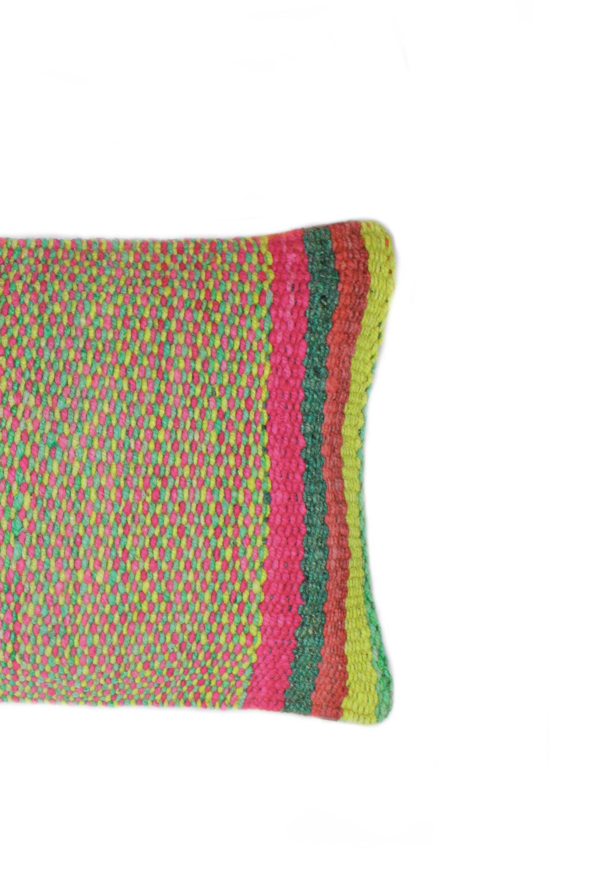 Gelbes, meliertes Frazadakissen 30x50 cm von Glueck und Fund, weiches Kissen für gemütliche Sitz- und Schlafbereiche