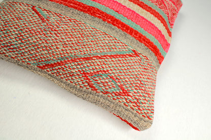 Peru Frazadakissen 45x45 cm mit Chevron-Muster, weiches Kissen von Glueck und Fund für gemütliche Dekoration.