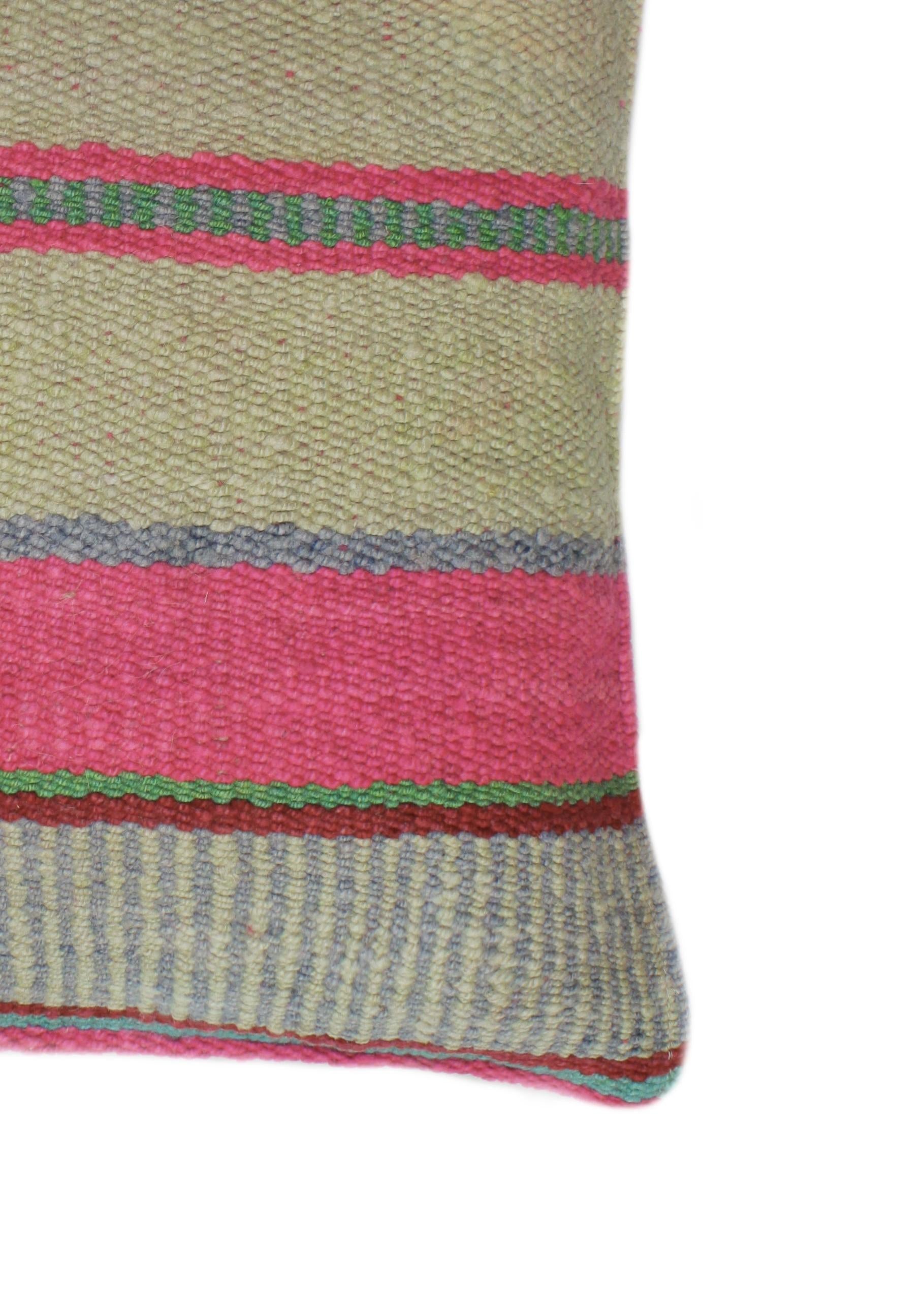 Beiges Frazadakissen 45x45 aus Peru von Glück und Fund, weiche Textur, dekoratives Kissen für Sofa oder Bett