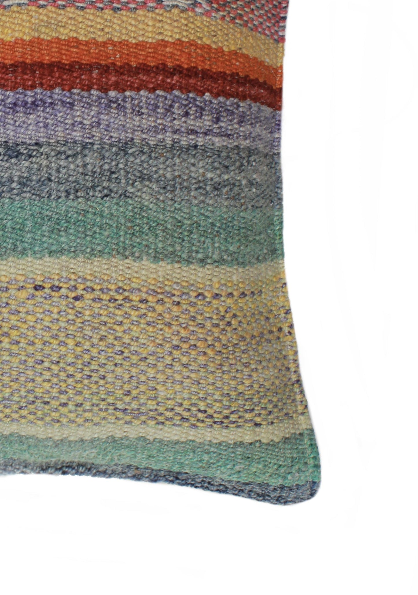 Blau meliertes Frazadakissen 45x45 aus Peru von Glueck und Fund, weiches Kissen mit buntem, handgewebtem Muster.