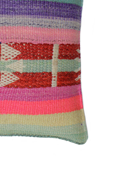 Inka Frazadakissen 45x45 aus Peru mit buntem Muster, aus weichem Stoff, von Glueck und Fund.