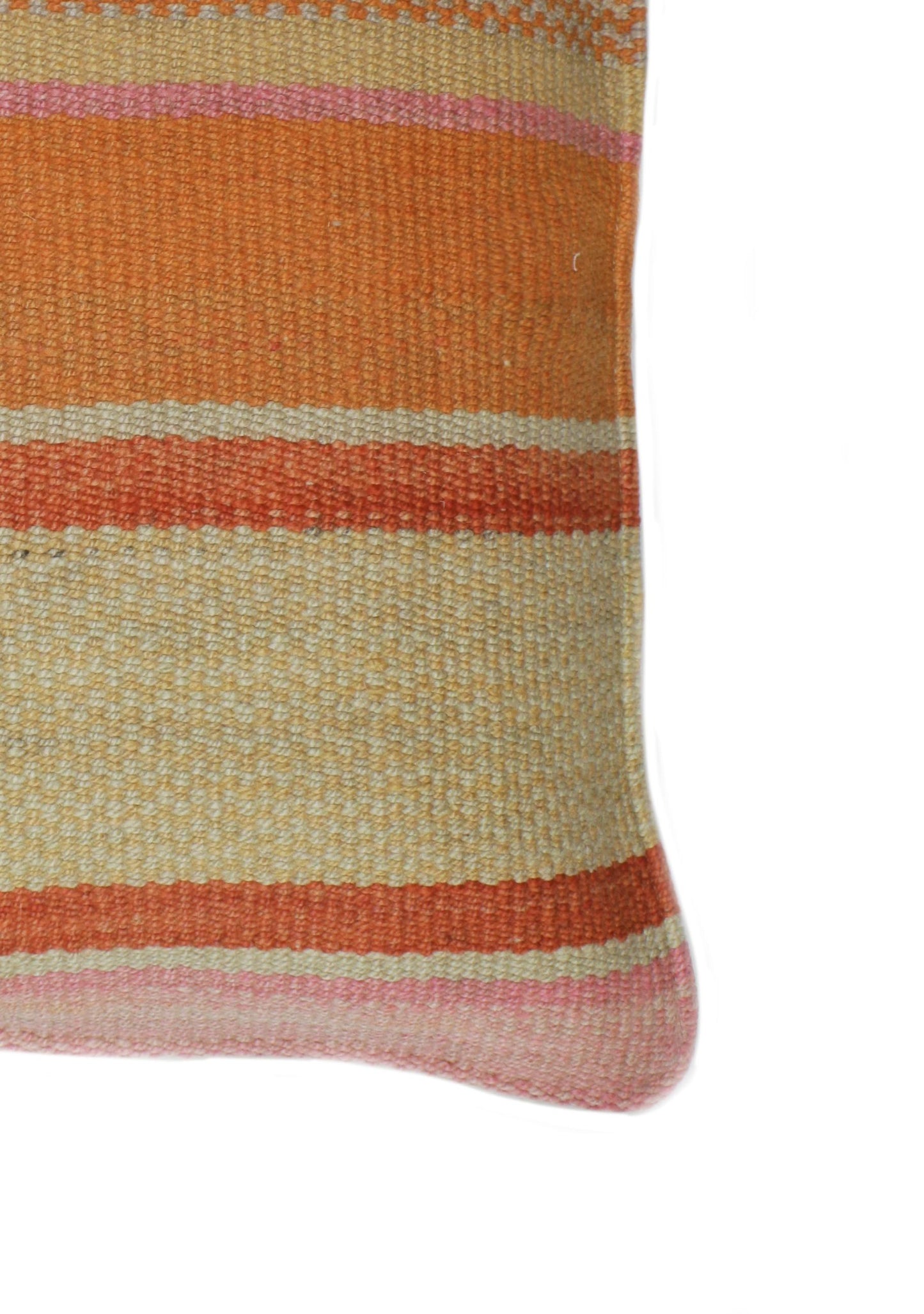 Senffarbenes Frazadakissen 45x45 aus Peru von Glueck und Fund, weich und dekorativ, mit traditionellem Muster.