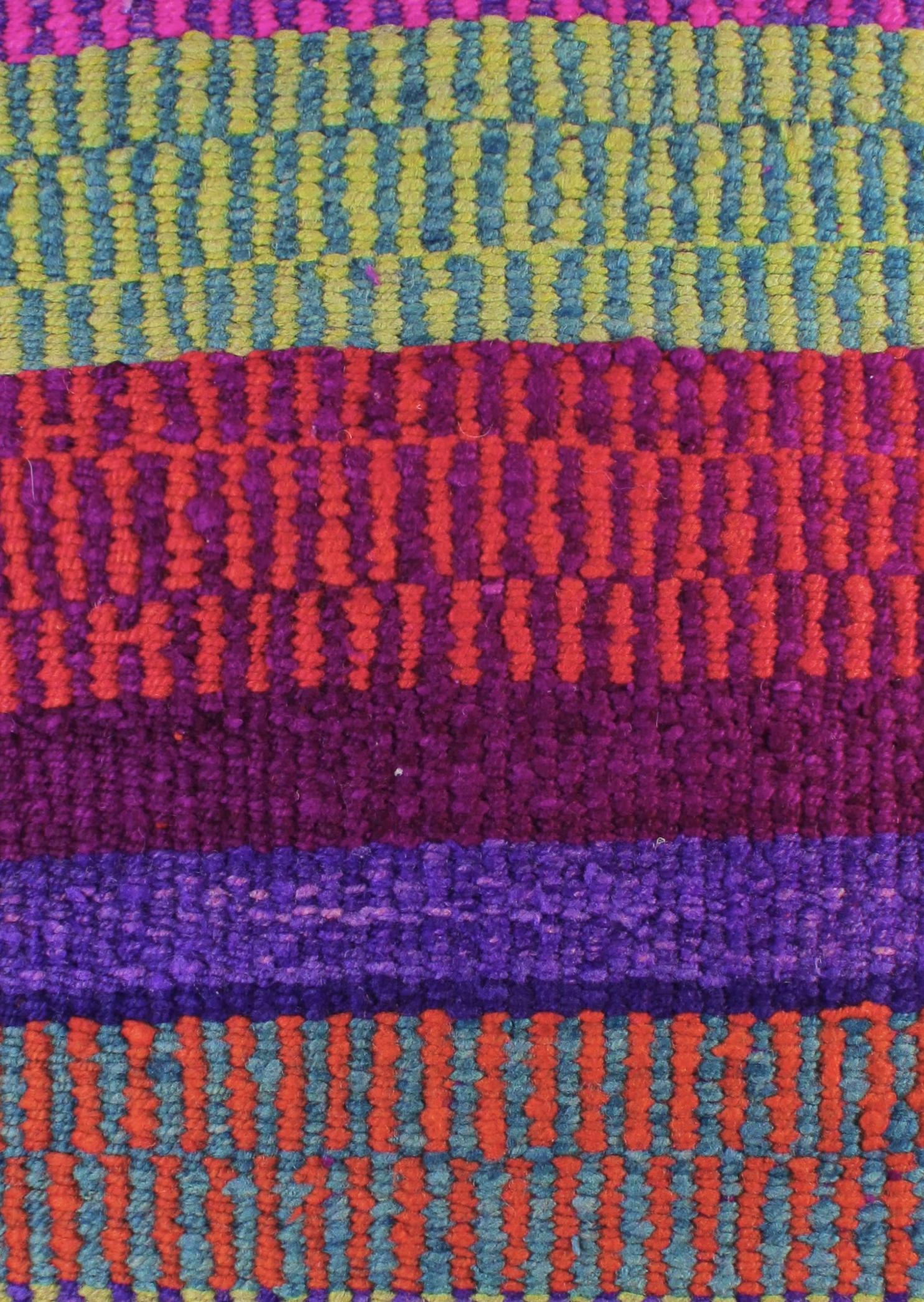 Großes Frazadakissen 60x60 cm von Glueck und Fund mit intensiven bunten Farben, weiche Textur, dekoratives Kissen für Sofa oder Bett
