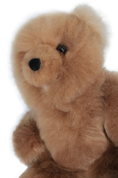 Beiger Alpaka-Teddybär aus Kuscheltier von Glueck und Fund, weiches Plüschtier mit süßem Gesicht, ideal zum Kuscheln