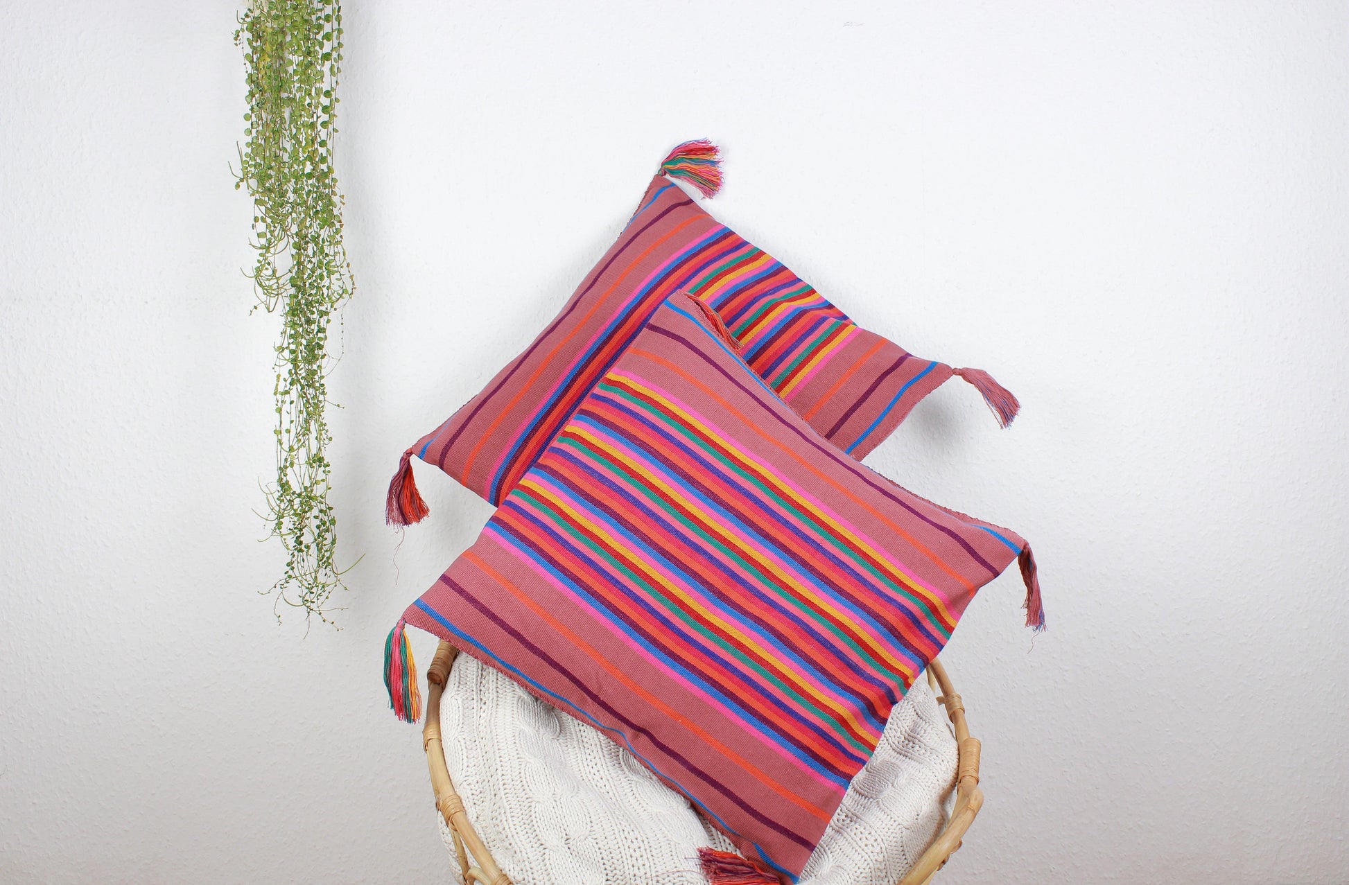 handgewebte kissenhulle multicolour stripes rosa aus mexik