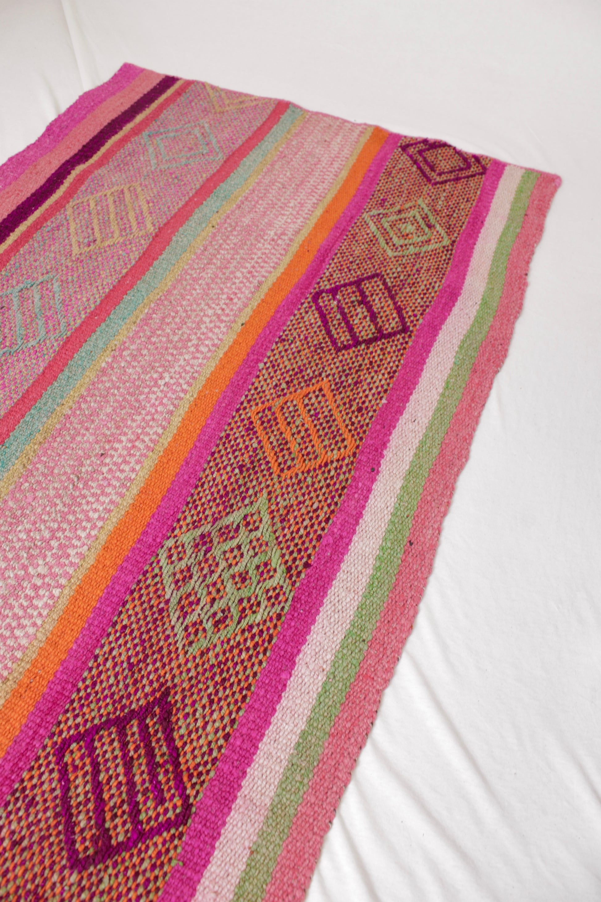 Peruanischer Frazada Teppichläufer handgewebt – bunter Boho Teppich